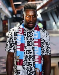 官方：奥纳纳租借土超的年薪351万美元，签字费175.5万美元