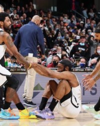 电竞直播-篮网三巨头想合体咋就这么难？欧文不打疫苗心不变